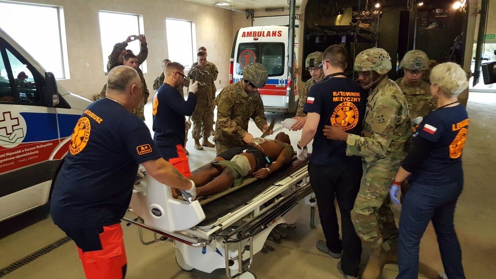 Ranny amerykański żołnierz trafił na gorzowski SOR [film]