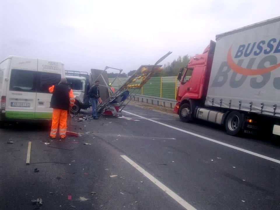 Zderzenie dwóch busów na S3