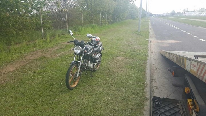 Zderzenie motorowerzysty z peugeotem