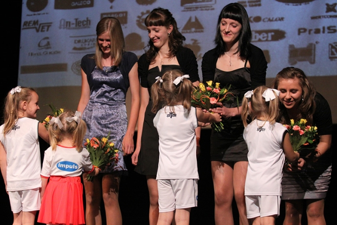 4/19 Prezentacja koszykarek na sezon 2010/2011