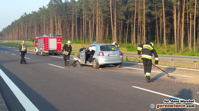 6/8 Rozsrzaskana toyota na S3