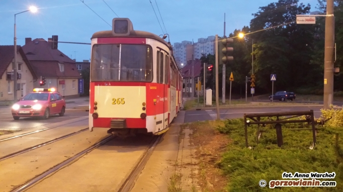 4/8 Awaria sieci trakcyjnej na rondzie Solidarności