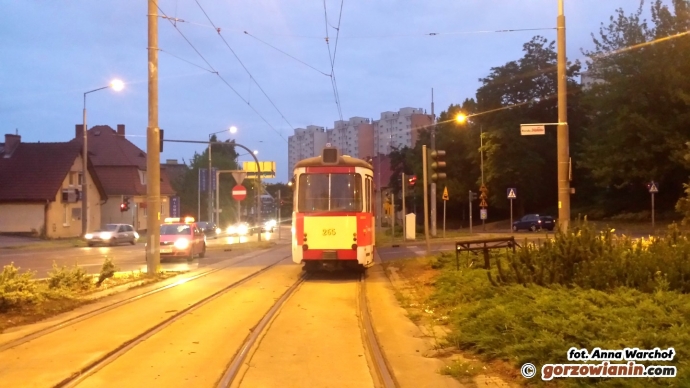 6/8 Awaria sieci trakcyjnej na rondzie Solidarności
