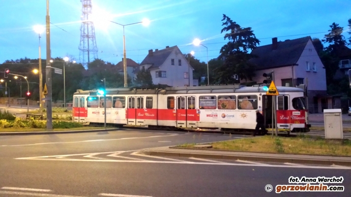 8/8 Awaria sieci trakcyjnej na rondzie Solidarności