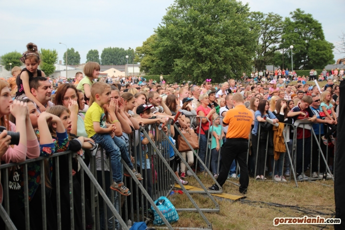 19/28 Koncert zespołu Weekend