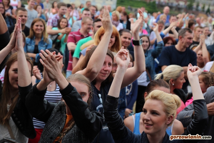 22/28 Koncert zespołu Weekend