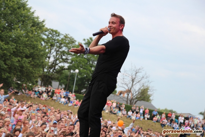 25/28 Koncert zespołu Weekend