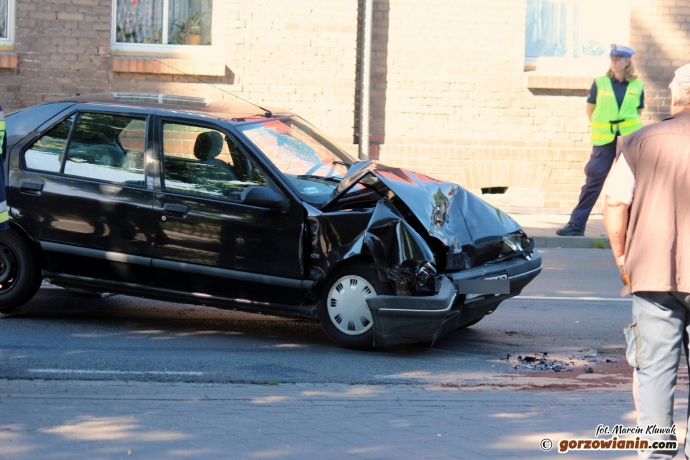 3/6 Wypadek w Deszcznie. Ranne trzy osoby