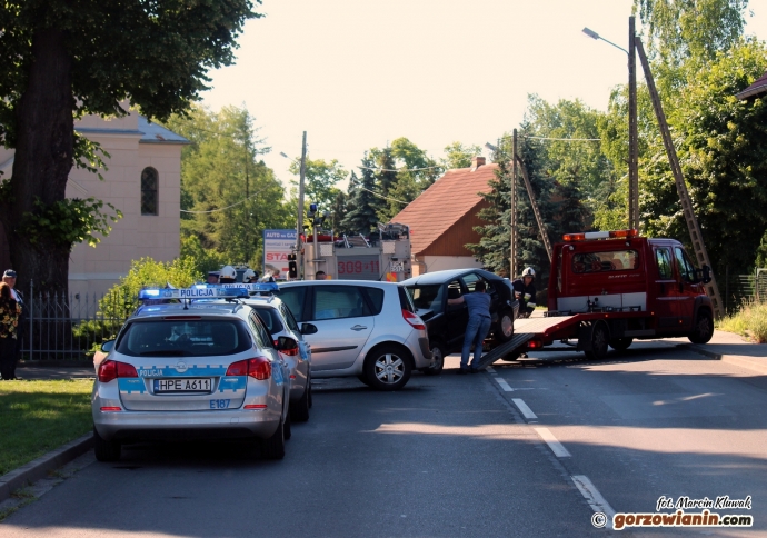 5/6 Wypadek w Deszcznie. Ranne trzy osoby