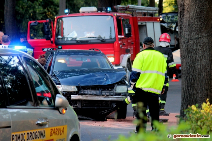 4/6 Zderzenie volkswagena i fiata na Walczaka
