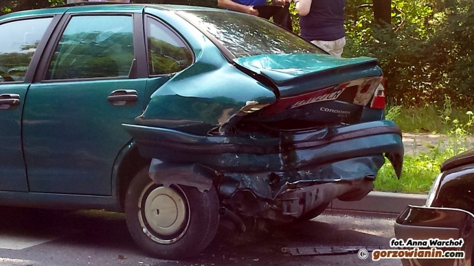 5/7 Zderzenie trzech aut na Wyszyńskiego