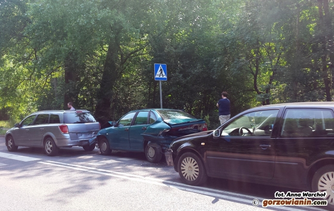 6/7 Zderzenie trzech aut na Wyszyńskiego