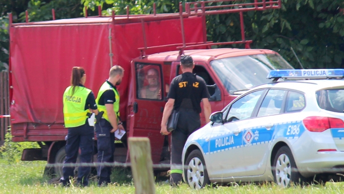 6/6 Mężczyznę przygniotło drzewo