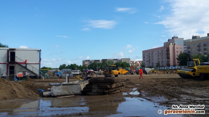 4/16 Galeria Manhattan na ukończeniu