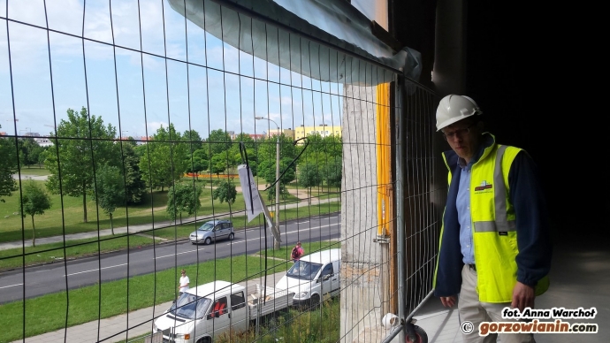 8/16 Galeria Manhattan na ukończeniu