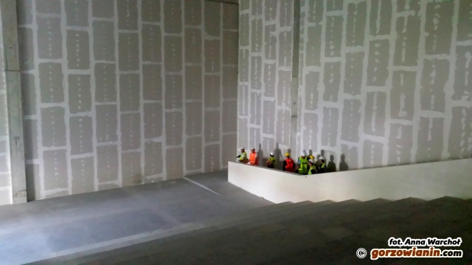 9/16 Galeria Manhattan na ukończeniu