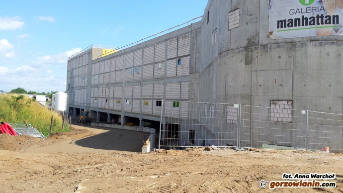 16/16 Galeria Manhattan na ukończeniu