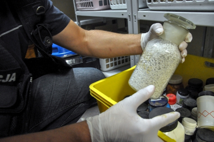 10/10 Gorzowscy policjanci zlikwidowali fabrykę dopalaczy