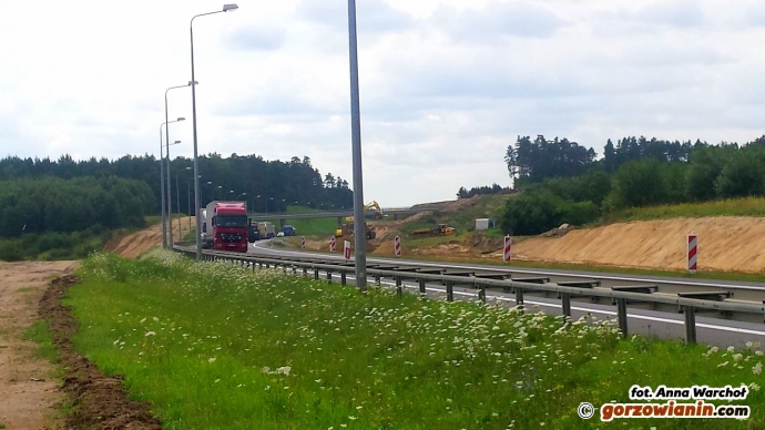 4/8 Czołowe zderzenie volvo i volkswagena na S3