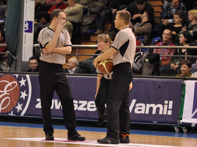 43/48 KSSSE AZS PWSZ Gorzów - Ros Casares Walencja 52:86