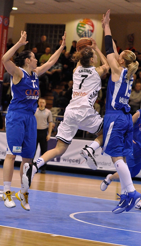 46/48 KSSSE AZS PWSZ Gorzów - Ros Casares Walencja 52:86