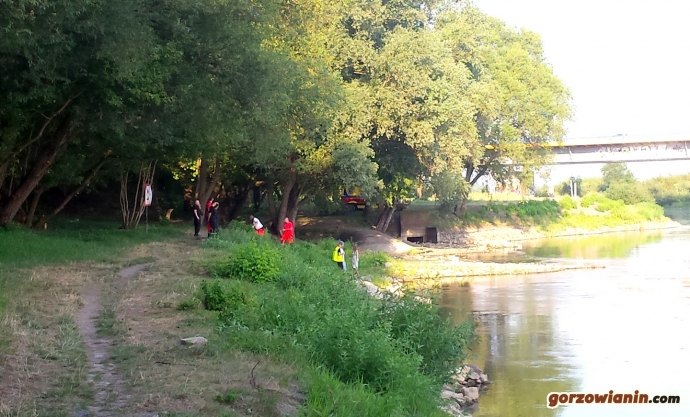 4/6 Poszukiwania ciała 60-latka w Warcie