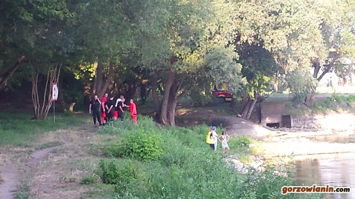 5/6 Poszukiwania ciała 60-latka w Warcie