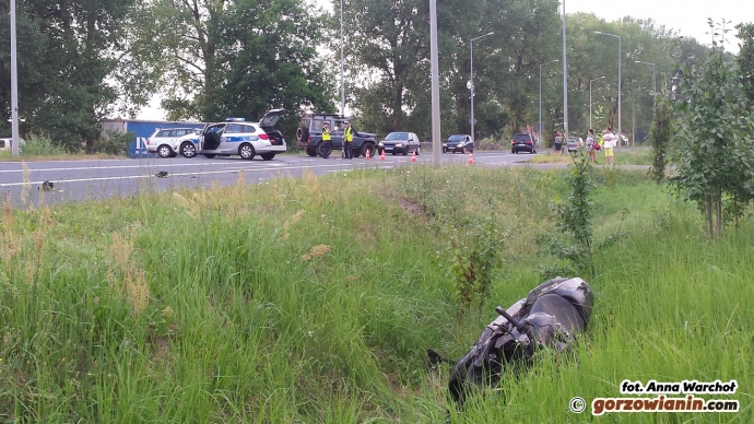 8/10 Zderzenie samochodu z motocyklem przy Kasprzaka