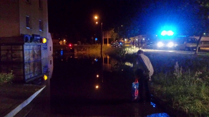 3/6 Zalana Hubala i pływające śmietniki