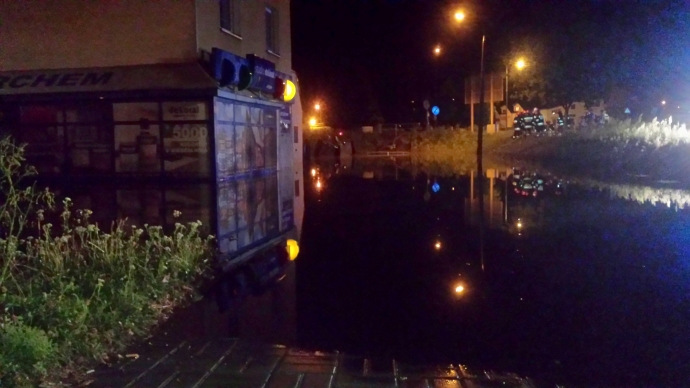 4/6 Zalana Hubala i pływające śmietniki