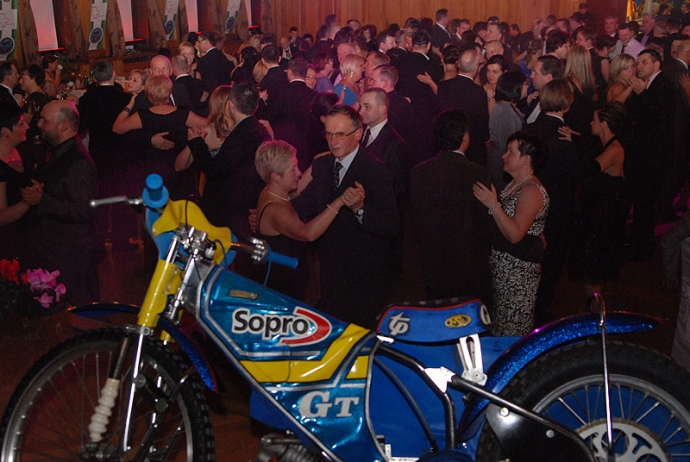 10/35 V Bal charytatywny