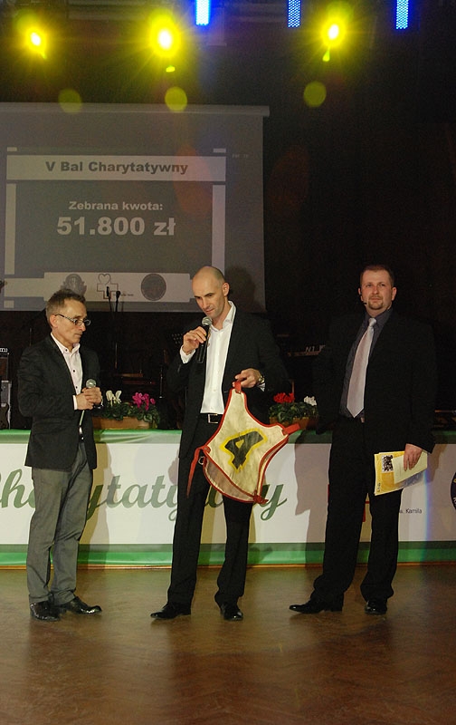 17/35 V Bal charytatywny