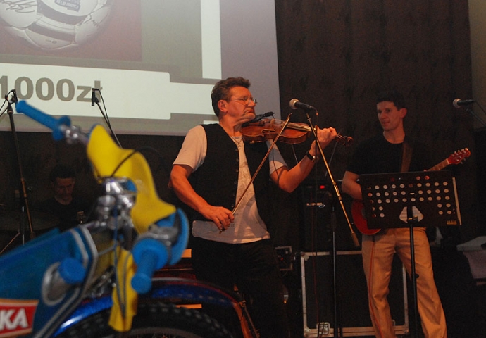 21/35 V Bal charytatywny