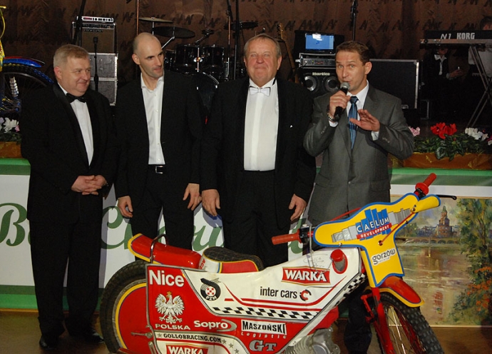 28/35 V Bal charytatywny