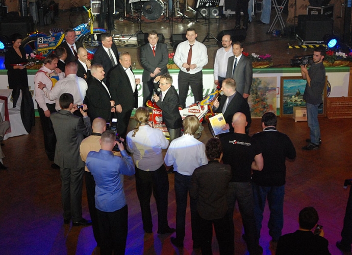 32/35 V Bal charytatywny