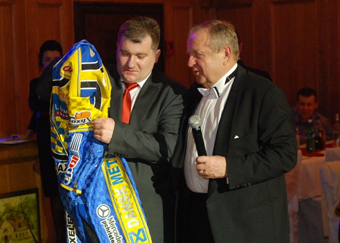 33/35 V Bal charytatywny