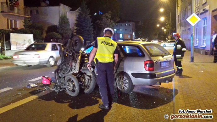 6/6 Zderzenie dwóch motocykli z citroenem