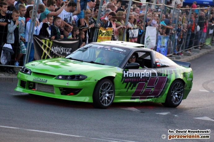 10/12 Motoryzacyjne show na moście