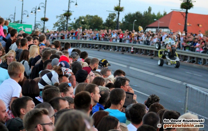 12/12 Motoryzacyjne show na moście