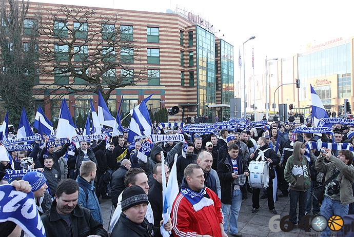 5/41 Przemarsz Kibiców