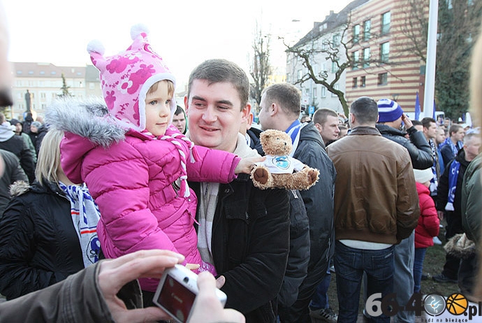 8/41 Przemarsz Kibiców