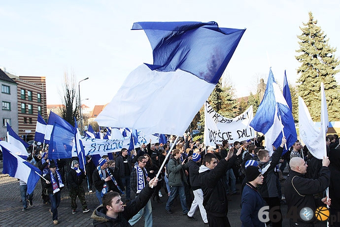 13/41 Przemarsz Kibiców