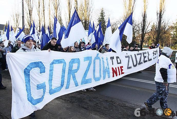 15/41 Przemarsz Kibiców