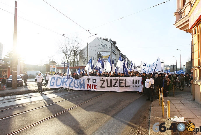 17/41 Przemarsz Kibiców