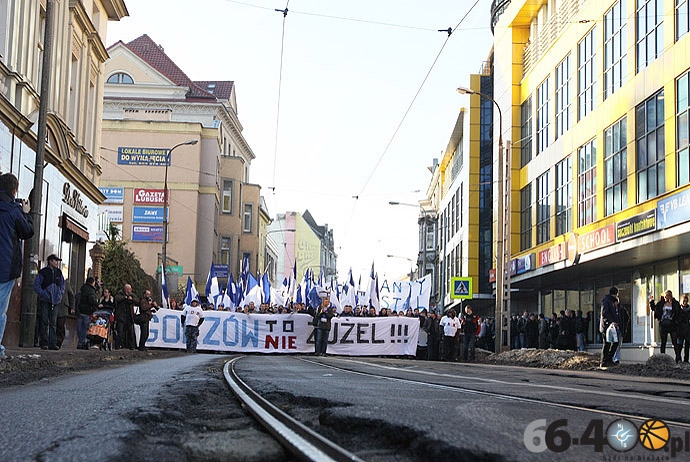 21/41 Przemarsz Kibiców