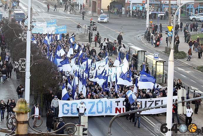 23/41 Przemarsz Kibiców