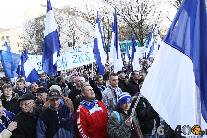 31/41 Przemarsz Kibiców