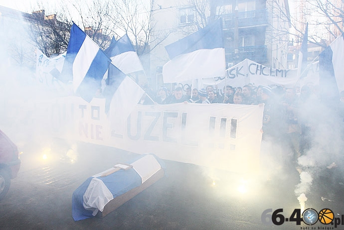 40/41 Przemarsz Kibiców