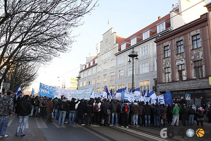 41/41 Przemarsz Kibiców