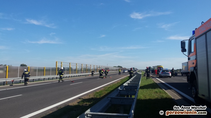 6/6 Toyota rozbiła się o barierkę na S3